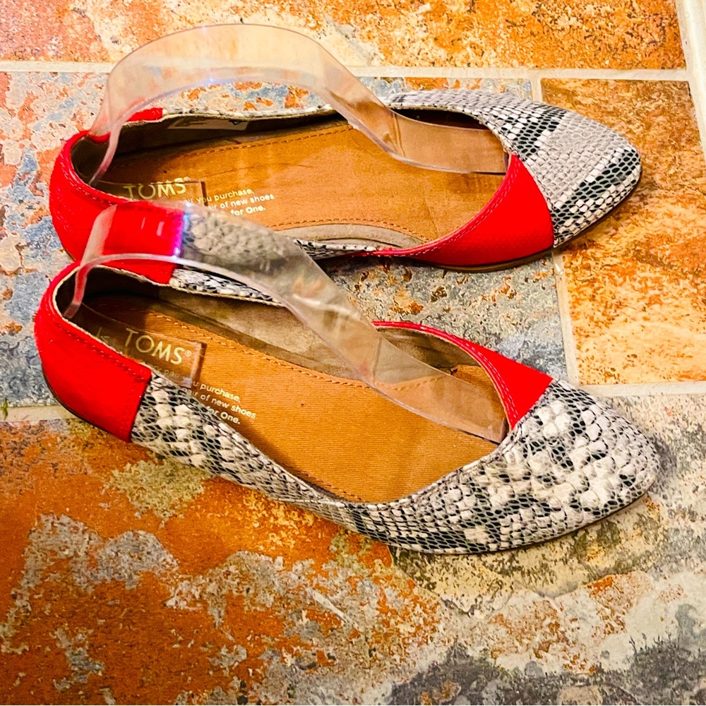 Toms Snake/Python Print Red, Black & White Flats! - image 1